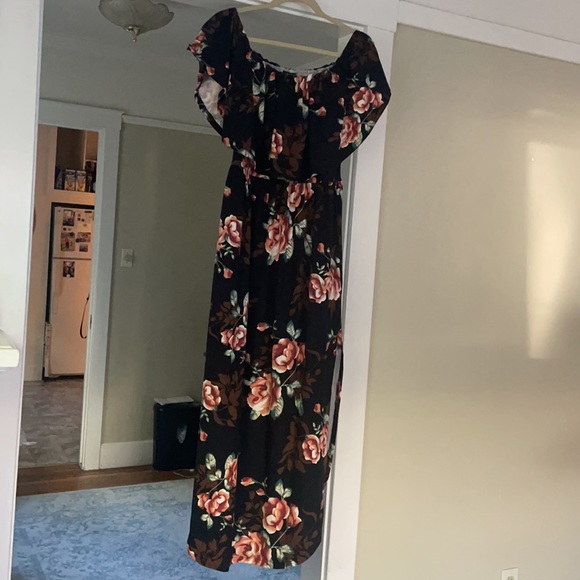 Off Shoulder Maxi Dress - Picture 3 of 3